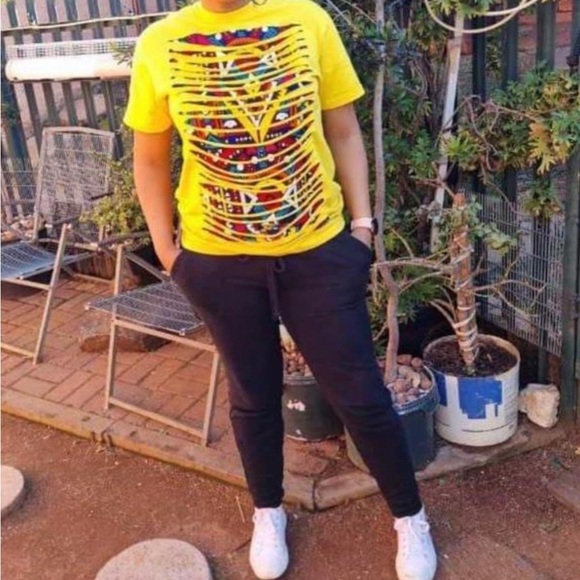 100% authentic African Ankara print T-shirt design. Made in Ghana 🇬🇭 . - Picture 8 of 8